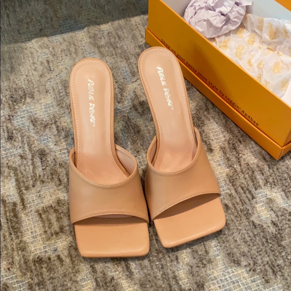 Public desire heels